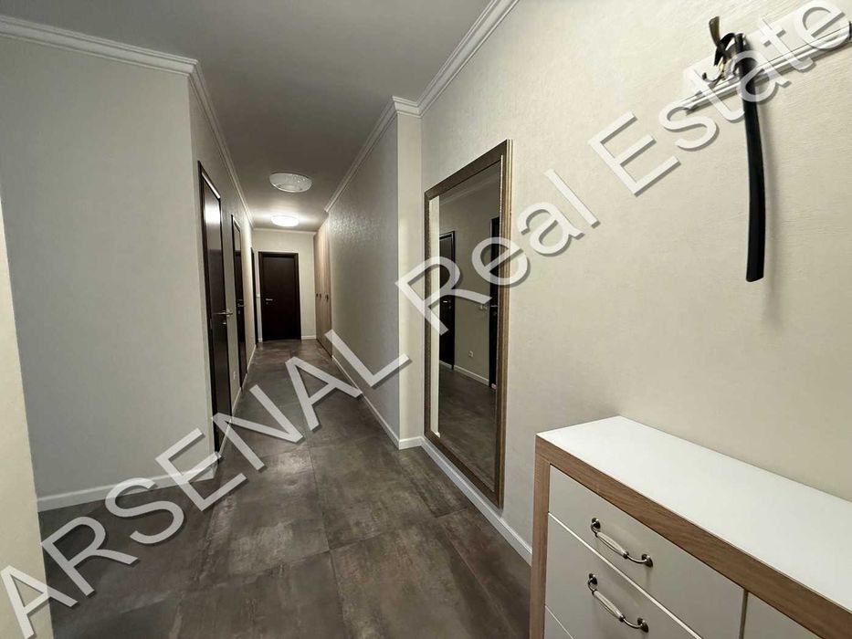 Тристаен апартамент под наем в ЕСТЕ, Изток