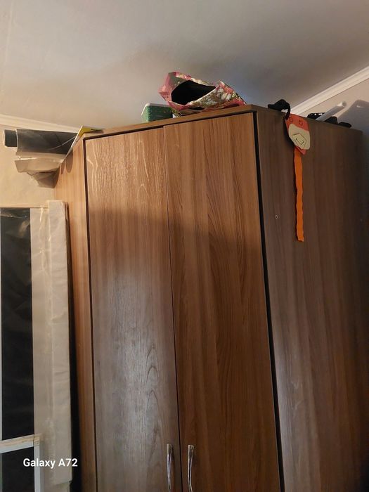 Продаю угловой шкаф