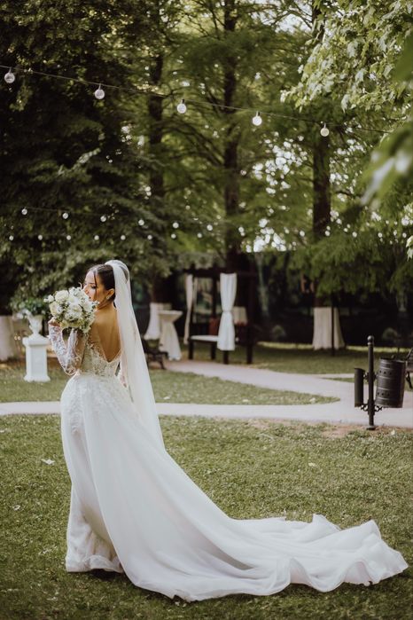 Rochie mireasa cu trena detasabila