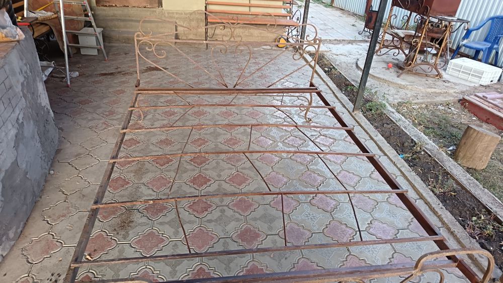 Продам кровать самодельный