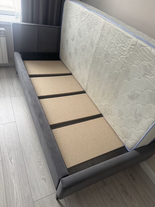 Продается односпальный кровать