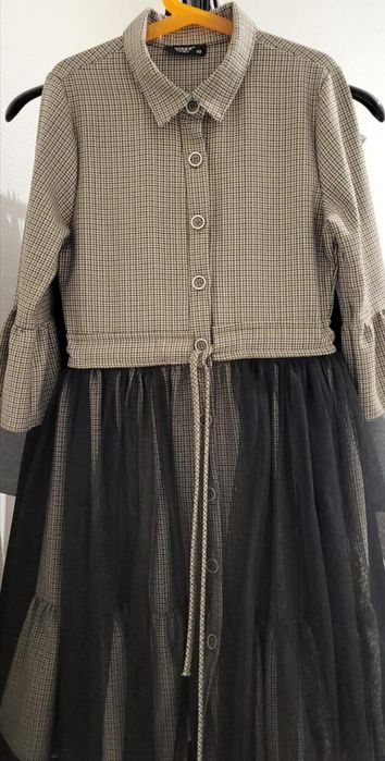 Нарядное платье. 140см.