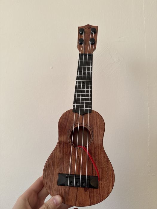 Гитара игрушечный