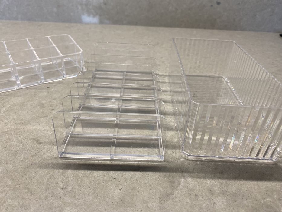 Органайзери за гримове