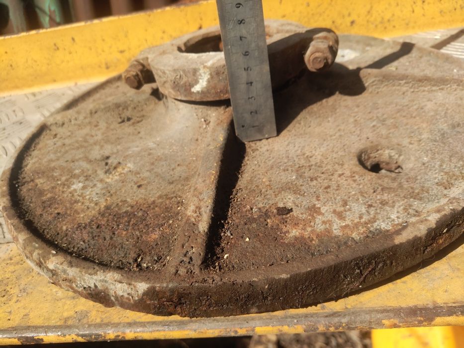 Подпятник. Башмак для автокрана.