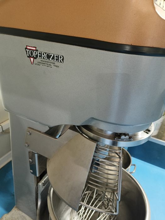 Vând mixer patiserie