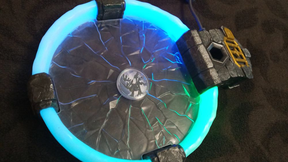 Skylanders чипове с герои, предмети и допълнителни нива