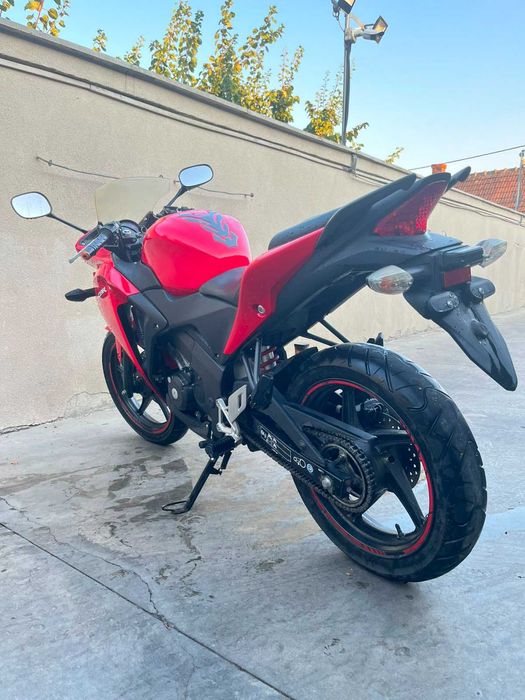 Honda CBR 125R 2014 / 14000 km / Rosu