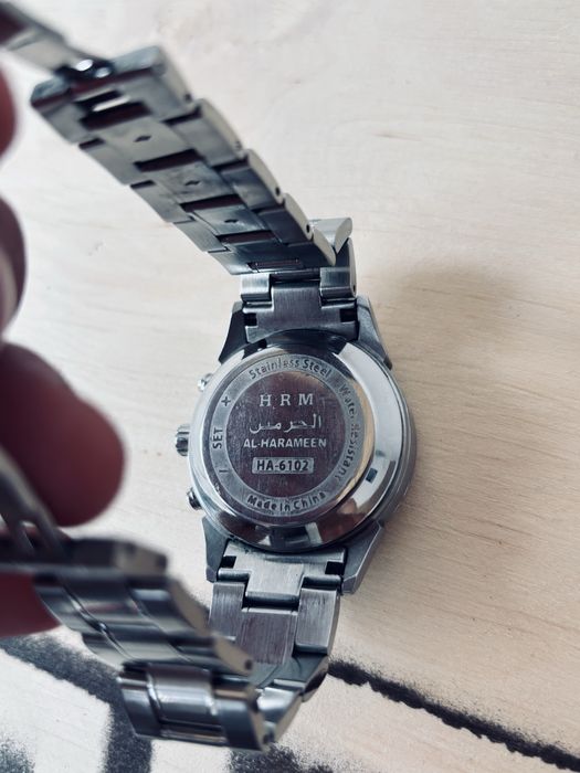 часы сделан для себя звенья надо купит 3-4 штуки чтобы себя былоудобно