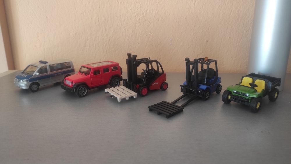 Метални камиони мащаб 1:50