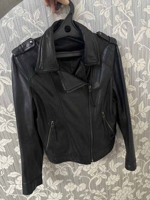 Женская кожаная куртка размер 44