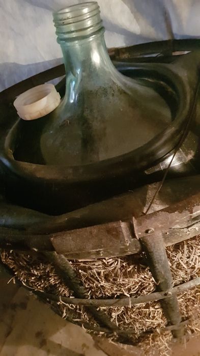 Стъклени дамаджани 25л, 50л, 10л, 0.5л