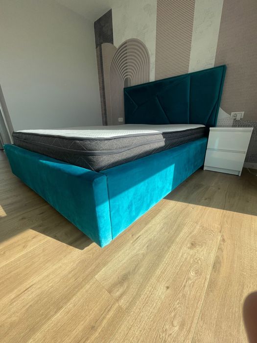 Pat Matrimonial Tapițat Catifea (Petrol) + Saltea inclusă + Ladă Depozitare