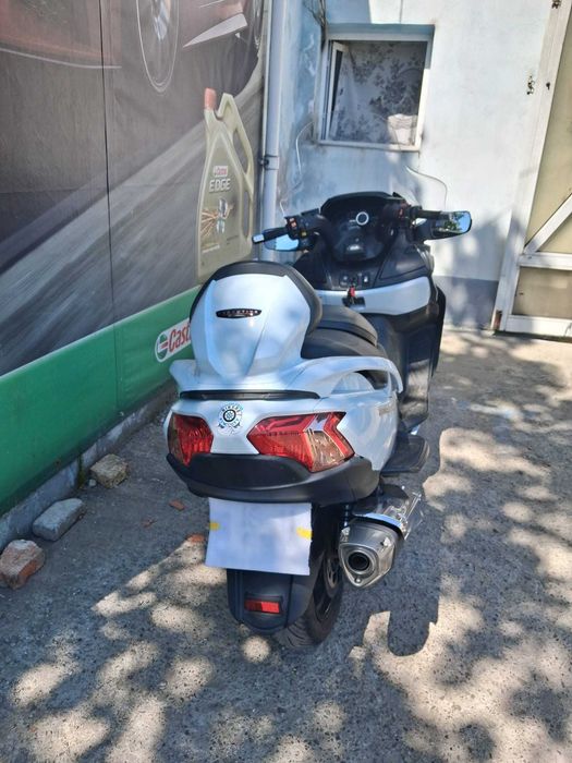 Suzuki Burgman 650 Executive 2015 si SCUTER ELECTRIC