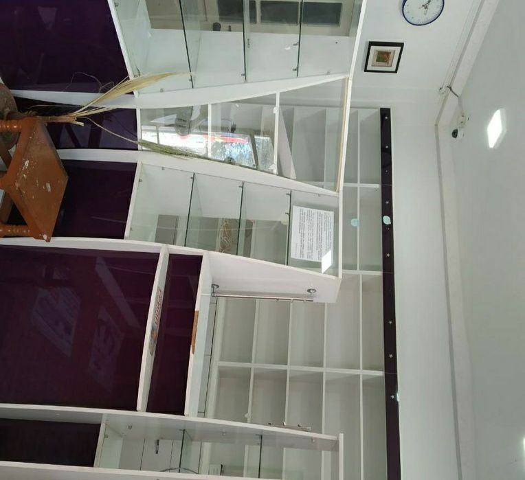 Мебель витрин сотилади аптека ва дукон учун мулжплланган