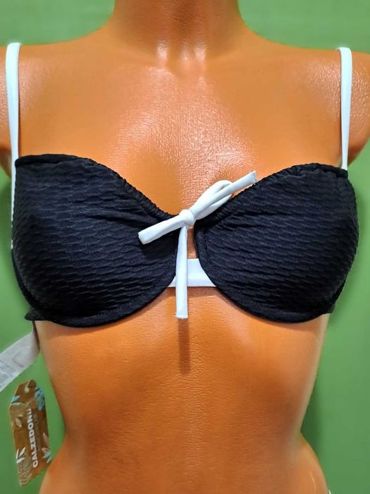 Costum de baie Calzedonia,chilot mărimea S,sutienul marimi 80A,75B,70C