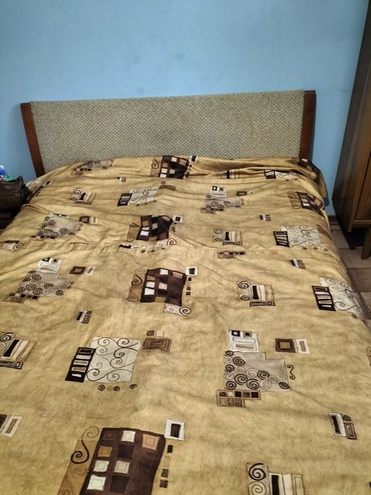 Двуспальная кровать