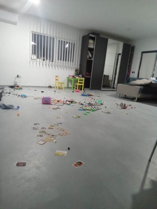 Închiriez apartament