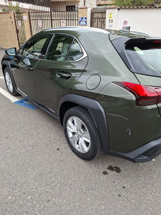 LEXUS UX 2021 — imagine 3
