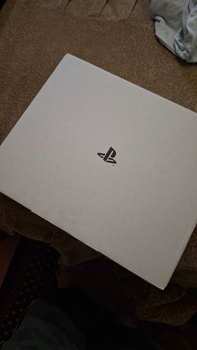 Ps4 1tb - controller/5 игри, пълен пакет