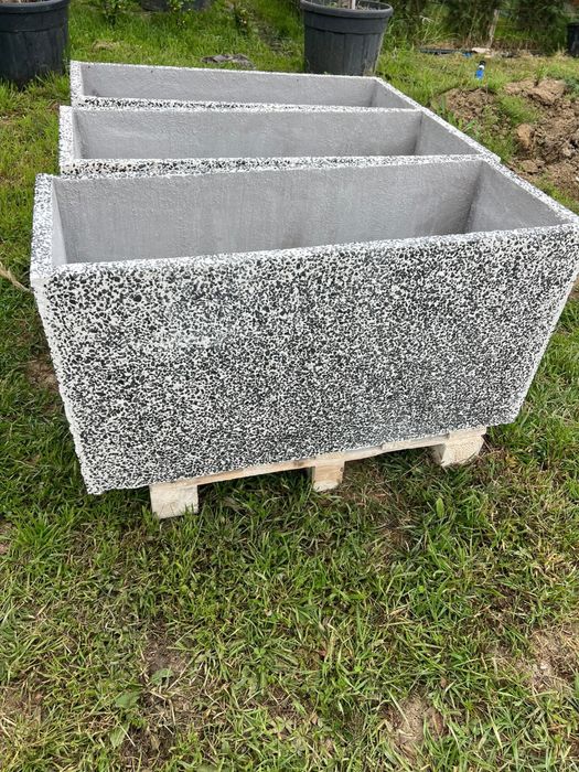 Jardiniere din beton