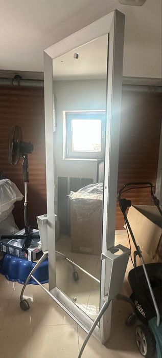 Vand oglinda salon, posturi de lucru