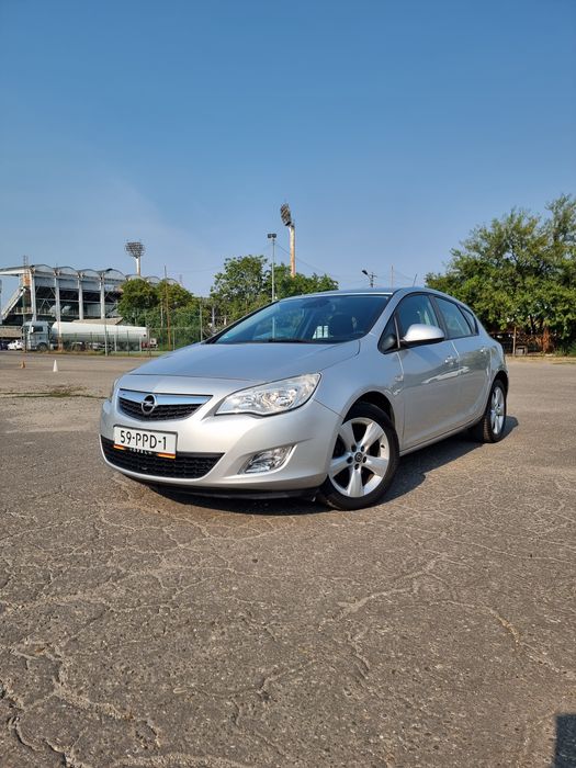 Opel Astra~1.7CDTi(Diesel)~110 CP~2011 ~Euro 5