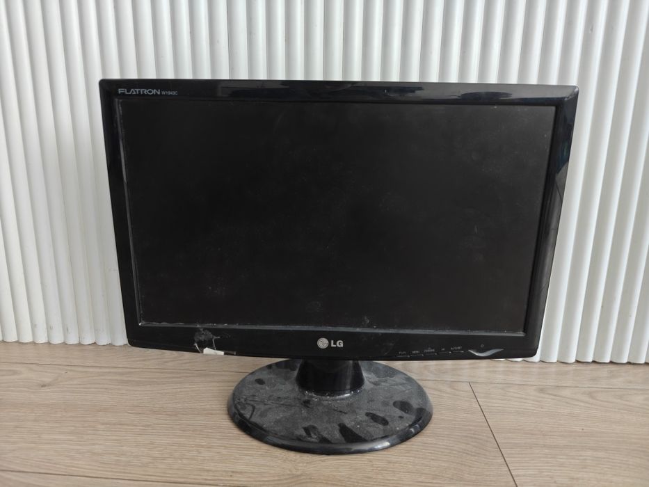 Монитор от LG 18.5 дюймов