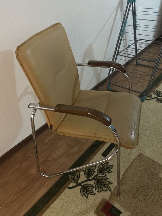 Кресло стильное кожанное