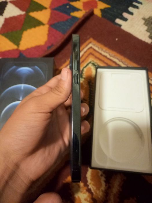 iPhone 12 Pro vakum LL/A