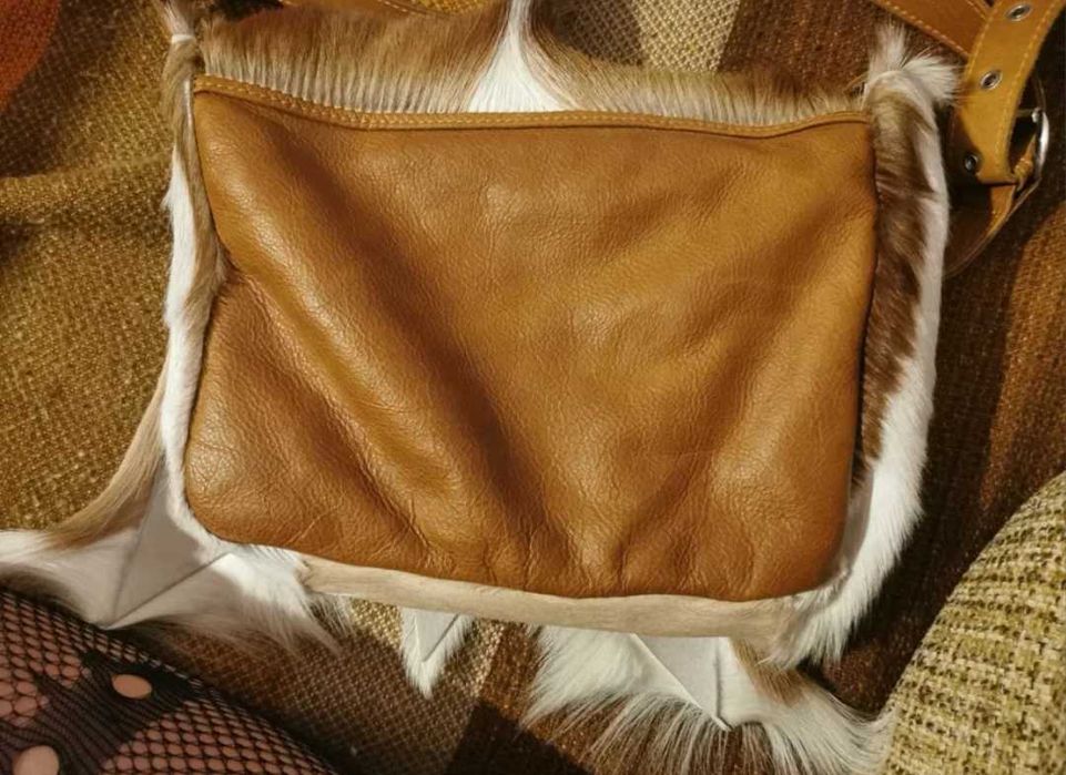 Geanta din piele naturala și blana naturala