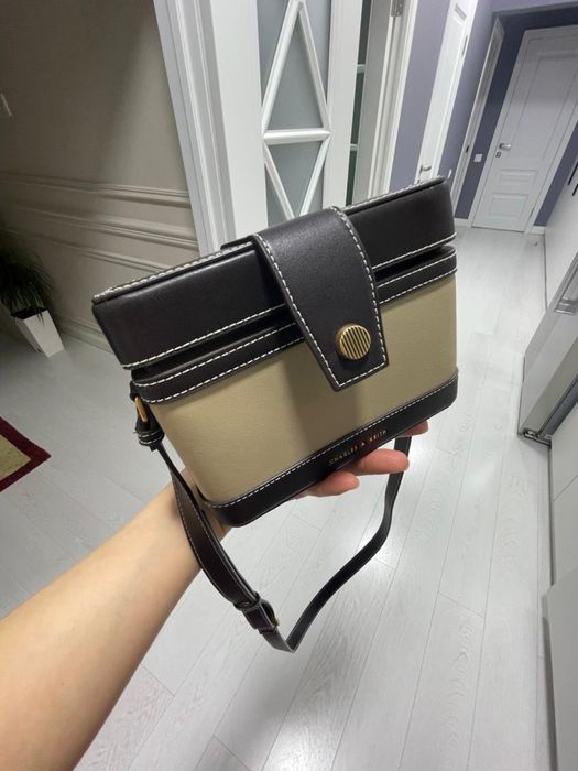 Charles & keith сумочка