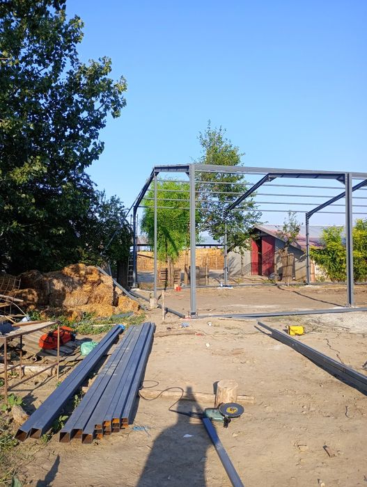 Vand hală metalică 7 m lățime 15 m lungime cu 4 m înălțime din profil