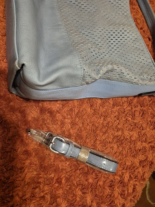 Светлосини кожени чанти