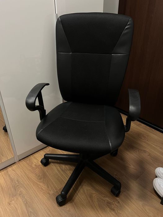 Компютърен стол от JYSK