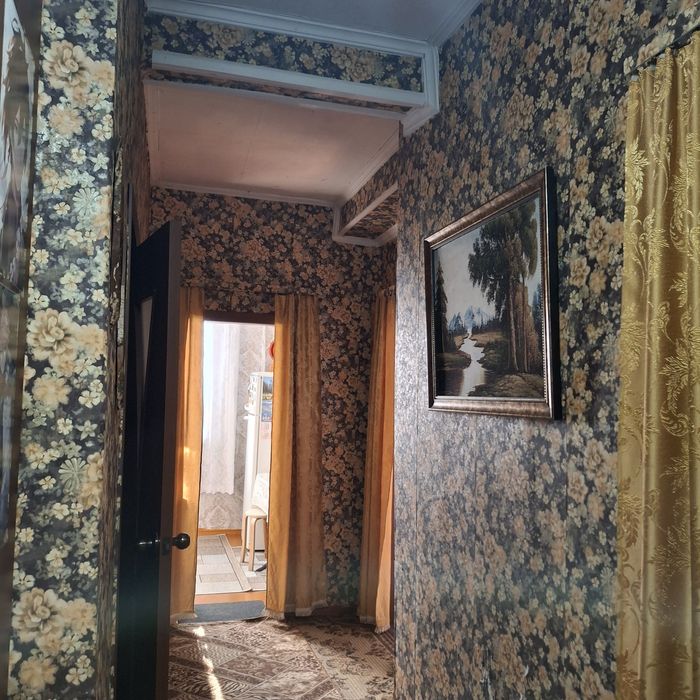 Продам двух-комнатную в р-не ДКМ