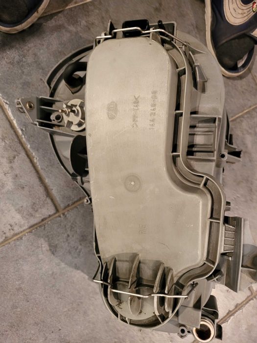 Десен фар за Mercedes w210 преди фейслифта и решетки за  S класаW 220