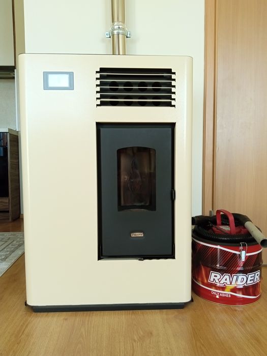 Камина на пелети PRITY-PLS 8KW + 2.3kw  допълнителна мощност, въздушна