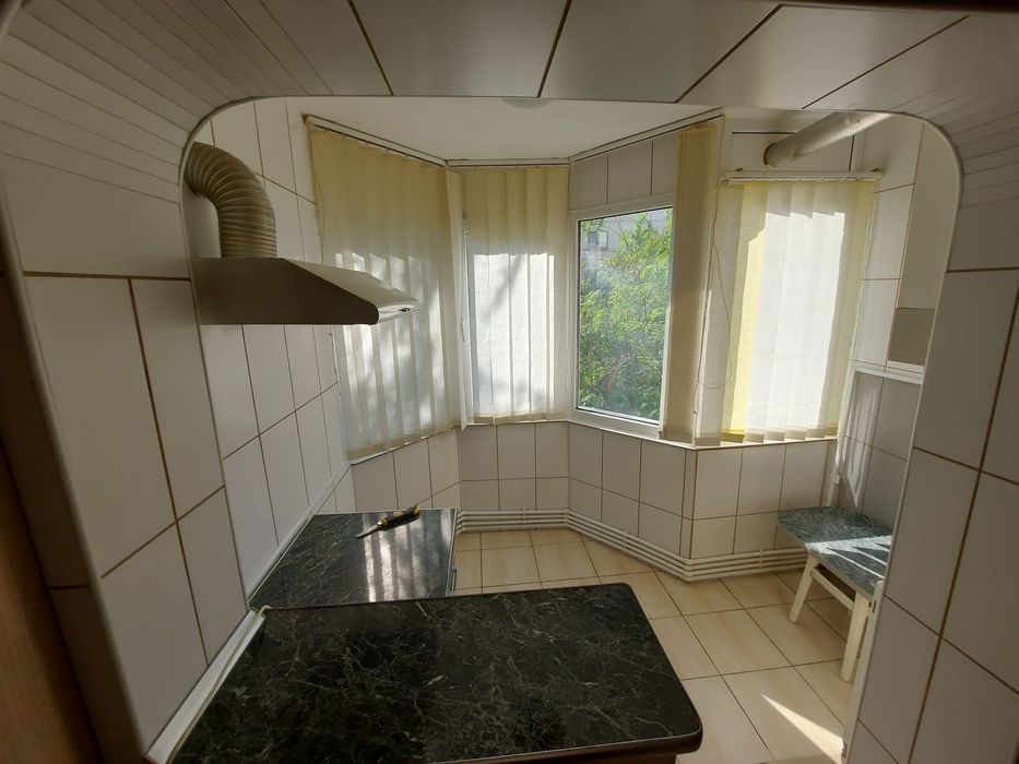 Închiriez apartament