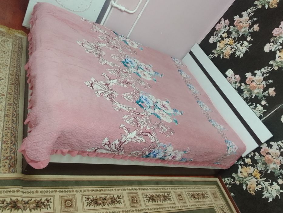 Продам кровать с матрасом