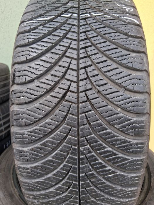 215 45 17 Goodyear Vektor 4seasons