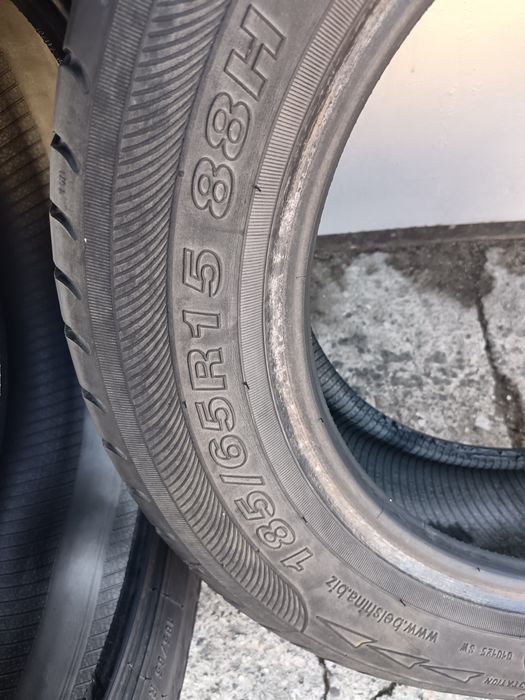 Продам 2 шины 185/65/R15