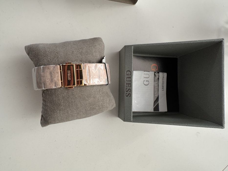 Ceas de femei Guess Ladies Solar W1069L3
