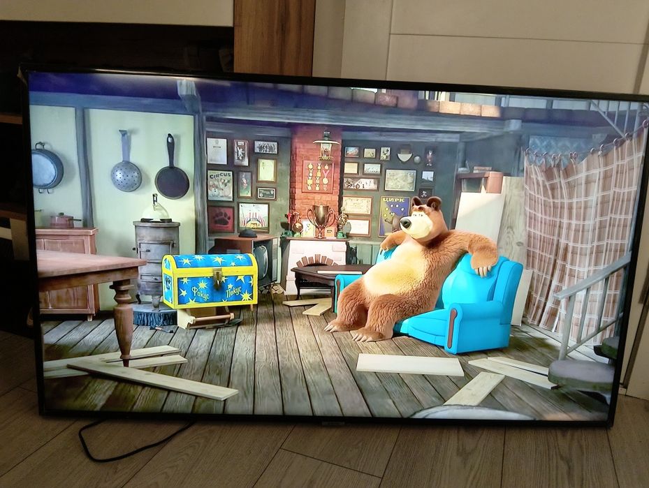 Продам большой телевизор  Samsung 4k smartsmart