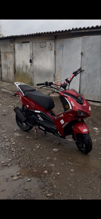 Skuter zapchast bor korpus bor