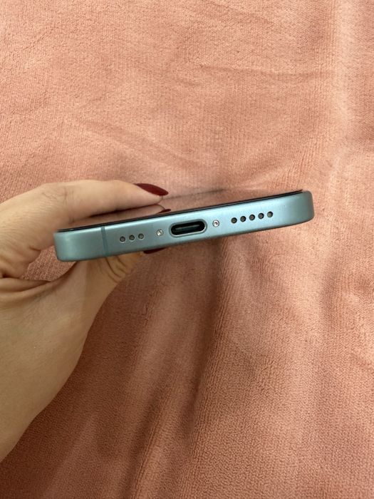 iPhone 16 в идеальном состоянии