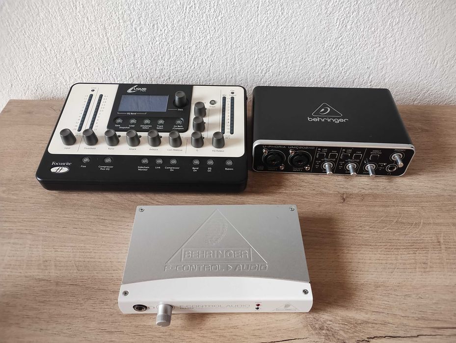 Focusrite Liquid Mix и Behringer FCA202 UMC202HD