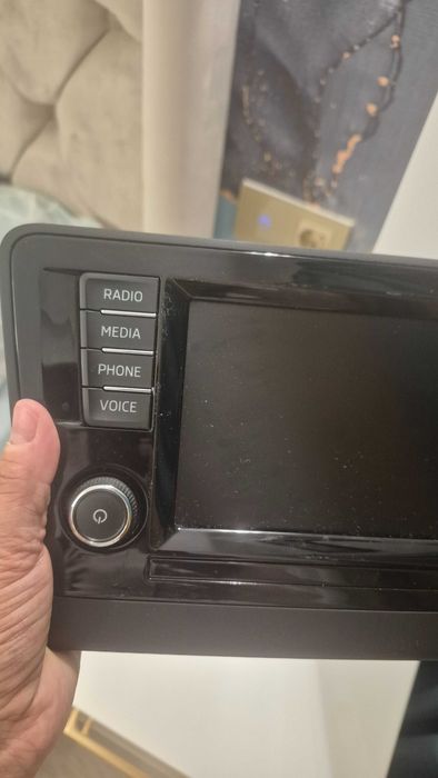 Ecran / unitate multimedia originală Škoda (OEM), ce face parte din generația de sisteme MIB1 / MIB2