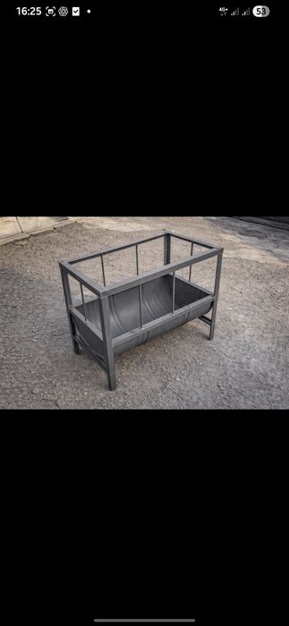 Продам кормушку...