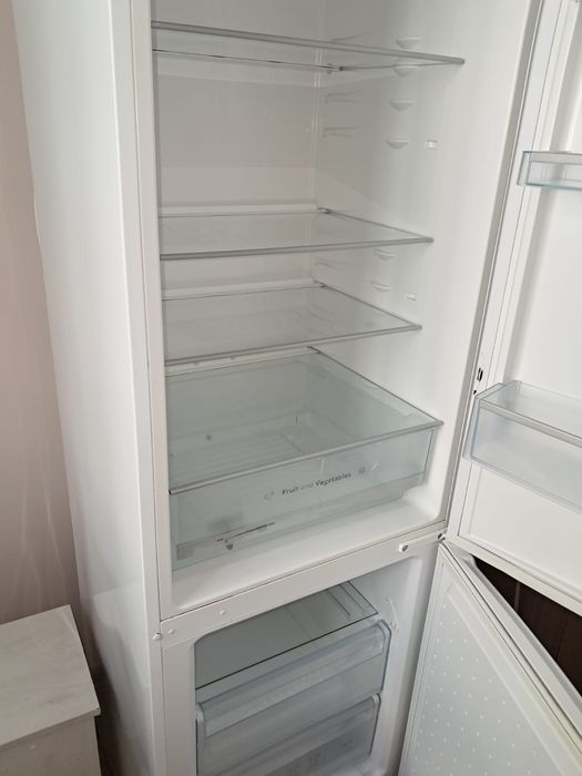 Холодильник продаю бу